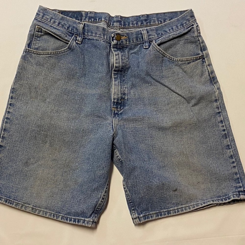 Wrangler relaxed fit shorts Size 38